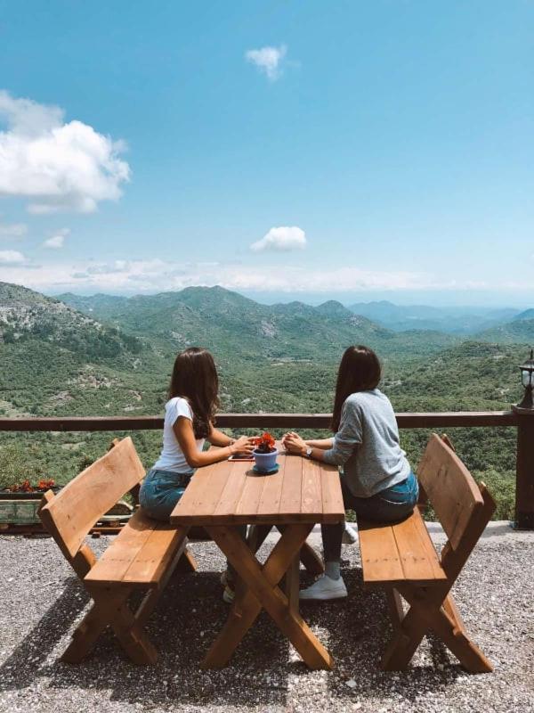 Camp Oaza,Lipa Hotel Cetinje Eksteriør billede