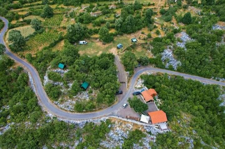 Camp Oaza,Lipa Hotel Cetinje Eksteriør billede