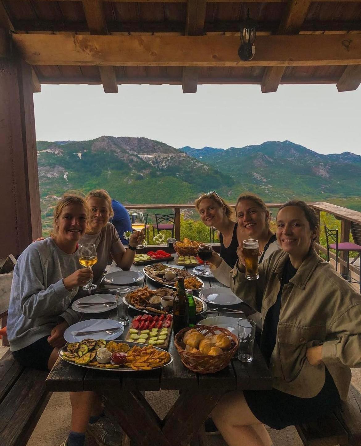 Camp Oaza,Lipa Hotel Cetinje Eksteriør billede