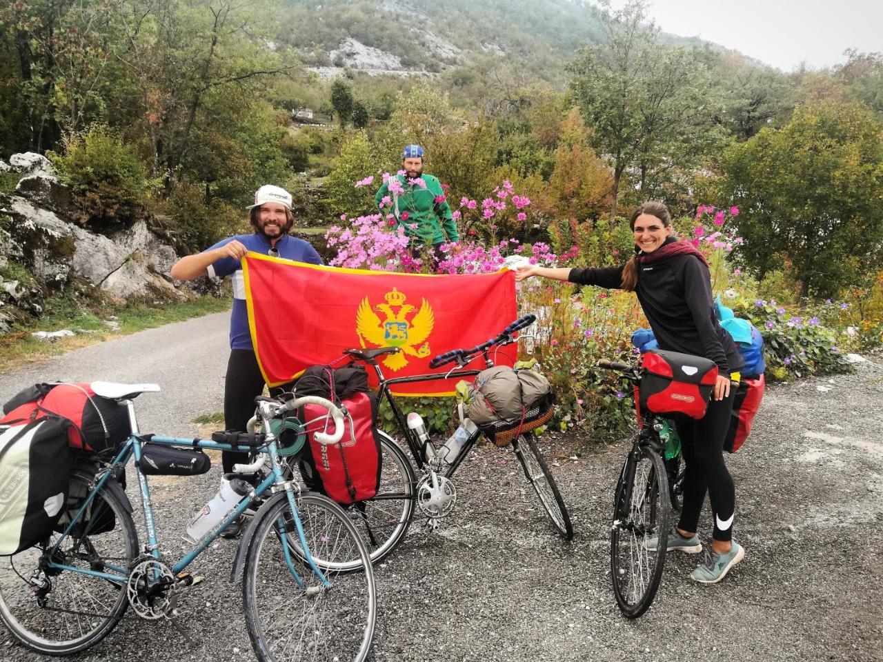 Camp Oaza,Lipa Hotel Cetinje Eksteriør billede