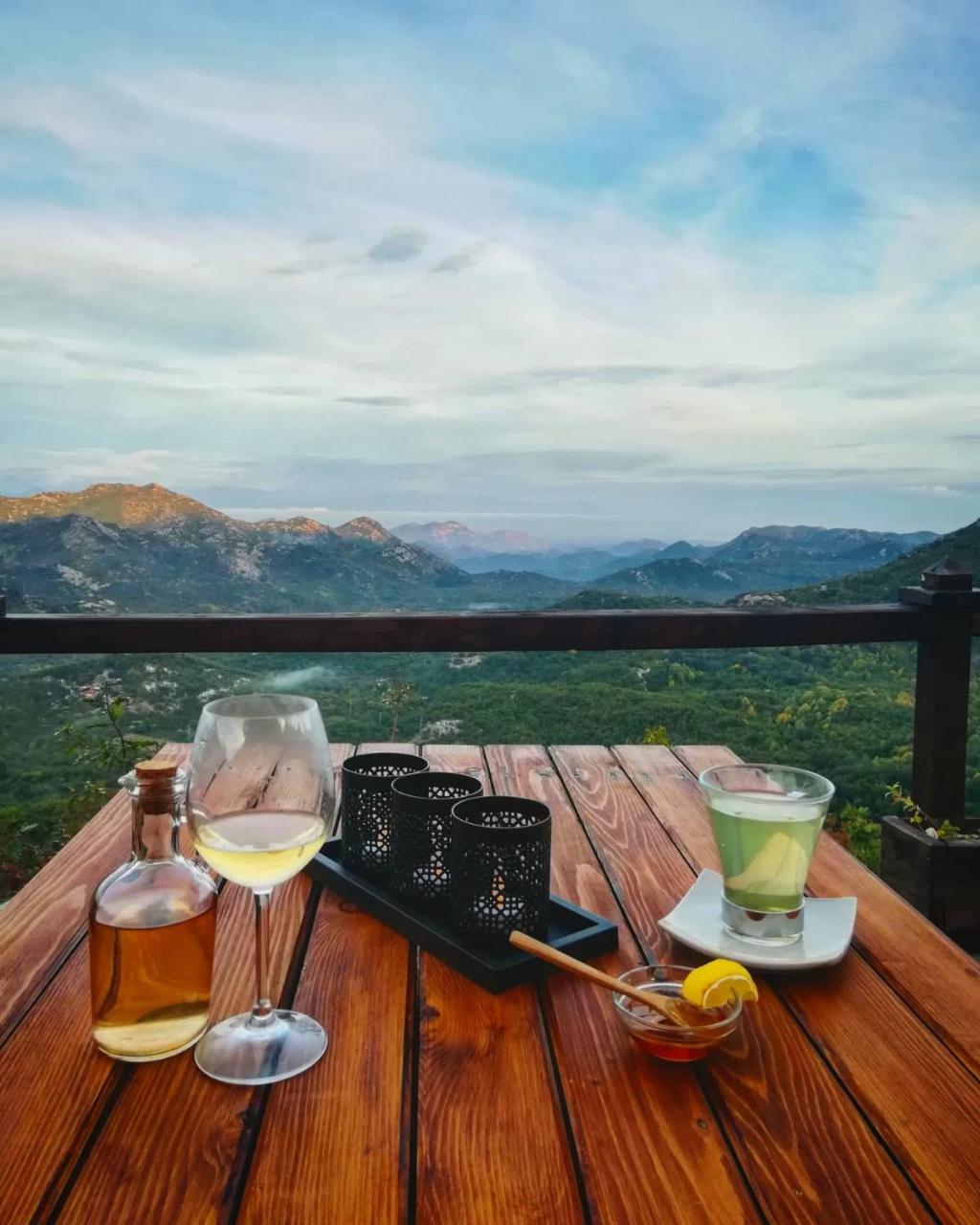 Camp Oaza,Lipa Hotel Cetinje Eksteriør billede