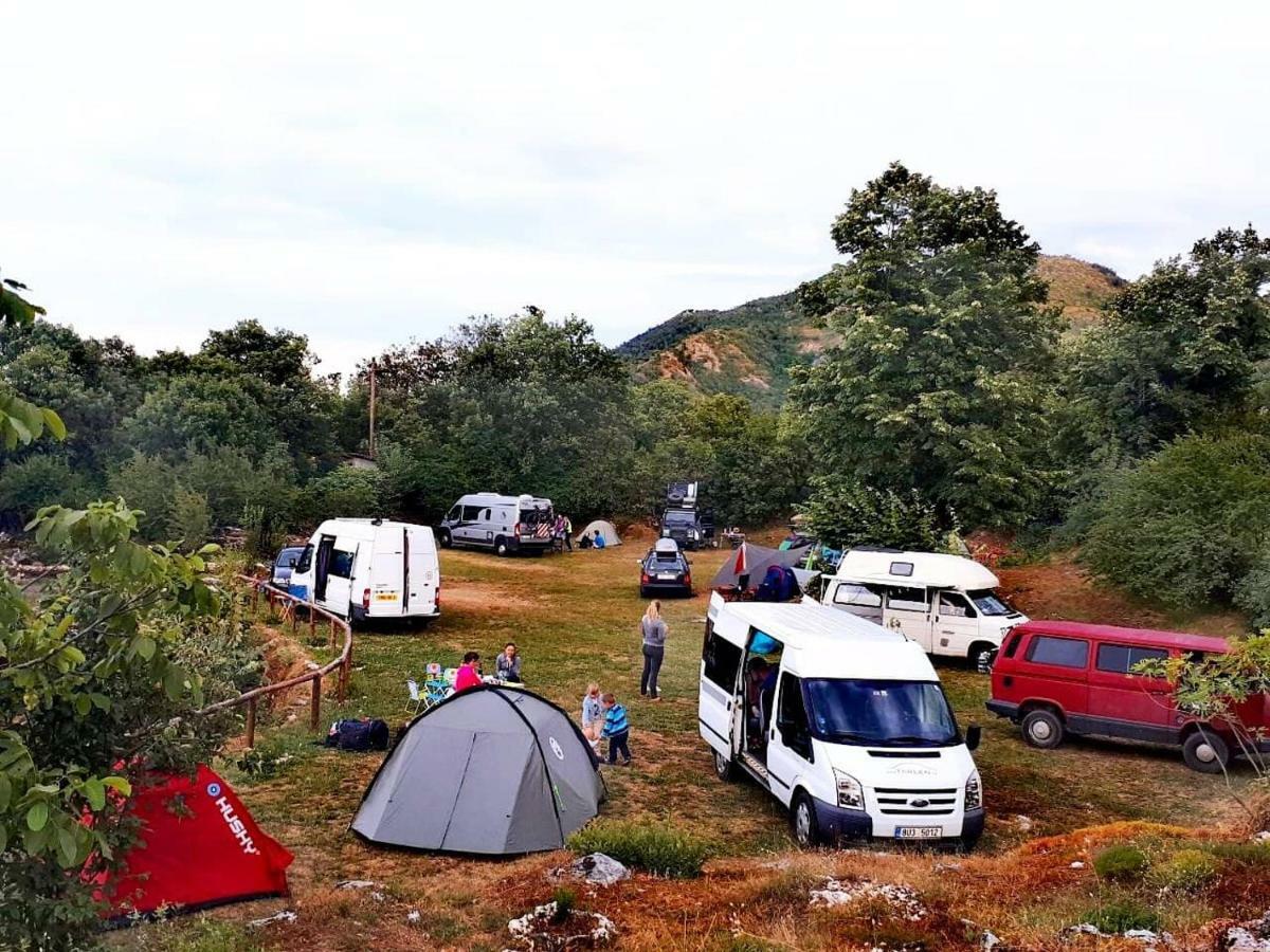 Camp Oaza,Lipa Hotel Cetinje Eksteriør billede